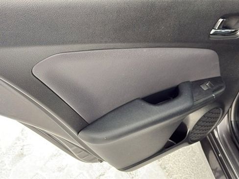 Used 2021 Toyota Prius LE image 22