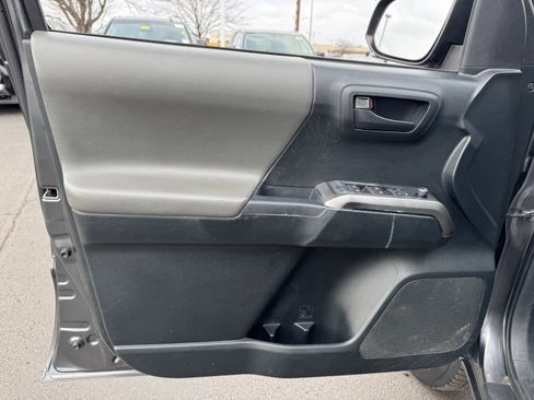 Used 2017 Toyota Tacoma SR5 w/ Tow Package image 22