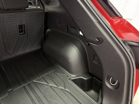 Used 2024 Chevrolet Blazer LT w/ Convenience Package FWD image 19