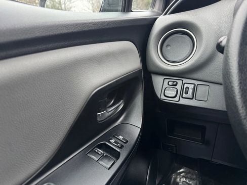 Used 2015 Toyota Yaris L image 21