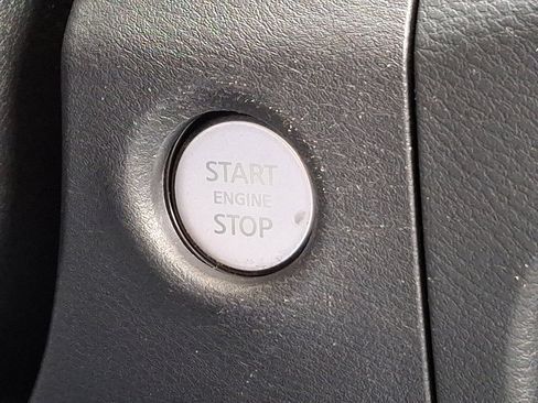 Used 2022 Nissan Frontier SV w/ Technology Package image 23