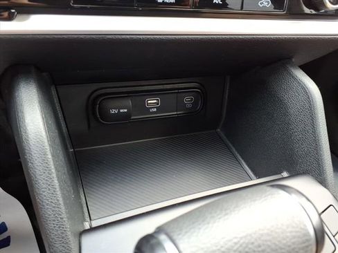 Used 2025 Kia Sportage LX image 25
