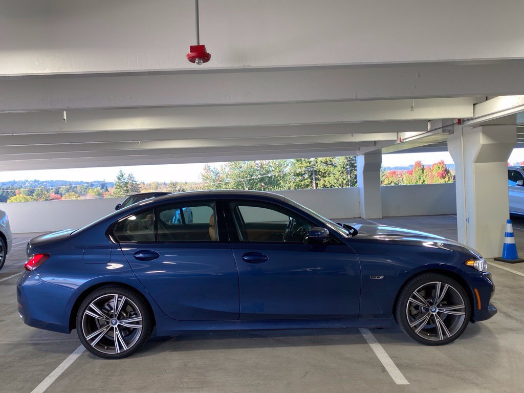 Used 2023 BMW 330e xDrive w/ Premium Package AWD/4WD image 6