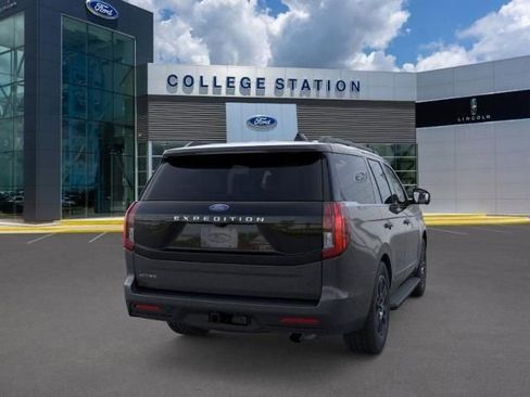 New 2025 Ford Expedition Active image 8