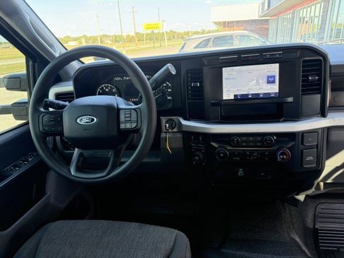 Used 2023 Ford F250 XL w/ XL Driver Assist Package AWD/4WD image 7