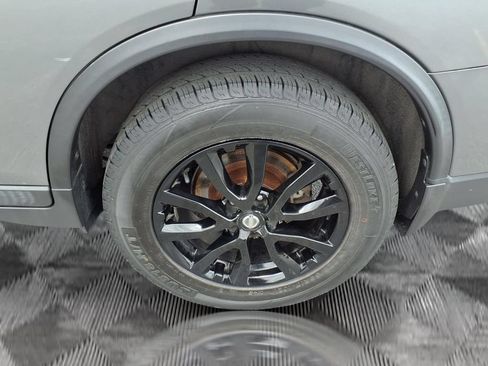 Used 2018 Nissan Rogue SV w/ Premium Package FWD image 26