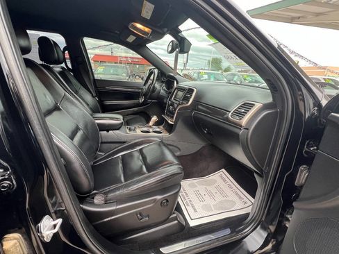 Used 2017 Jeep Grand Cherokee Limited AWD/4WD image 14
