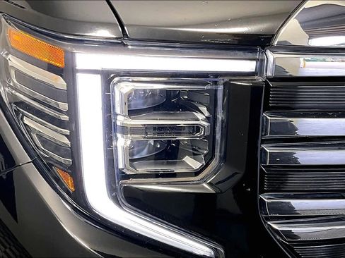Used 2022 GMC Sierra 1500 SLT w/ SLT Convenience Package AWD/4WD image 27
