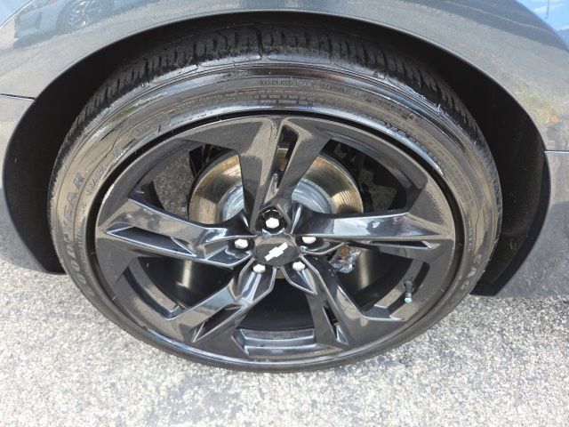 Used 2019 Chevrolet Camaro LT w/ Technology Package RWD image 12
