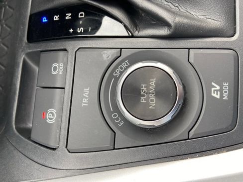 Used 2020 Toyota RAV4 XLE w/ Convenience Package AWD/4WD image 45
