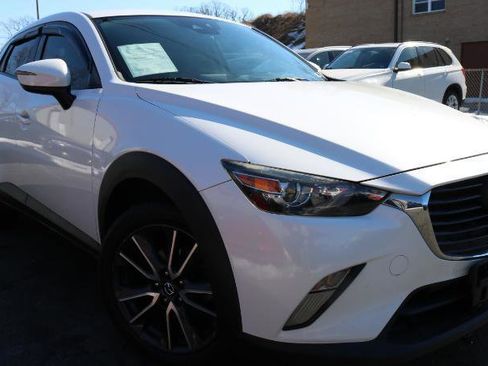 Used 2018 MAZDA CX-3 Touring w/ Preferred Equipment Package image 3