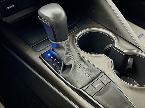 Used 2023 Toyota Camry SE w/ Convenience Package image 16