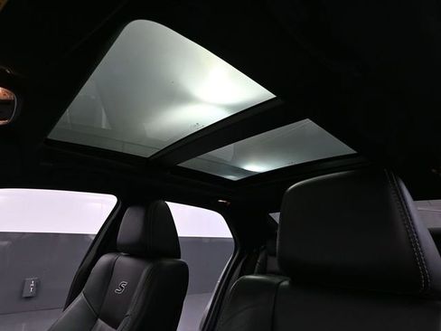 Used 2018 Chrysler 300 S w/ Beats Audio Group image 38