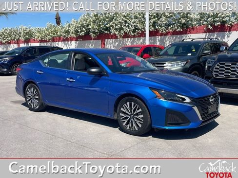 Used 2025 Nissan Altima 2.5 SV image 1