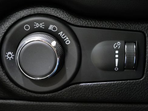 Used 2025 Dodge Durango GT AWD/4WD image 14