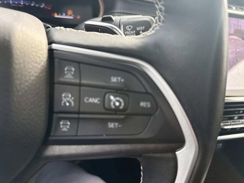 Used 2022 Jeep Grand Cherokee Limited image 33