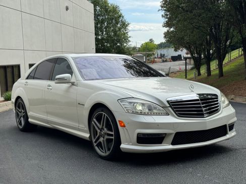 Used 2011 Mercedes-Benz S 63 AMG w/ Driver Assistance Pkg image 10