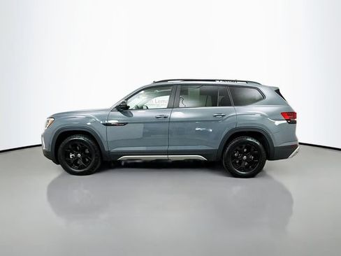 Used 2024 Volkswagen Atlas Peak Edition SEL AWD/4WD image 4