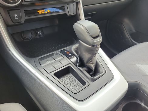 Used 2019 Toyota RAV4 XLE image 28