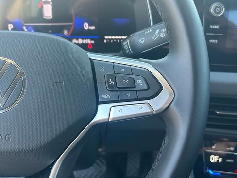 Used 2025 Volkswagen Jetta SE image 36