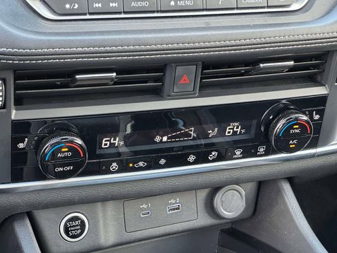 Used 2023 Nissan Rogue SV w/ SV Premium Package AWD/4WD image 32