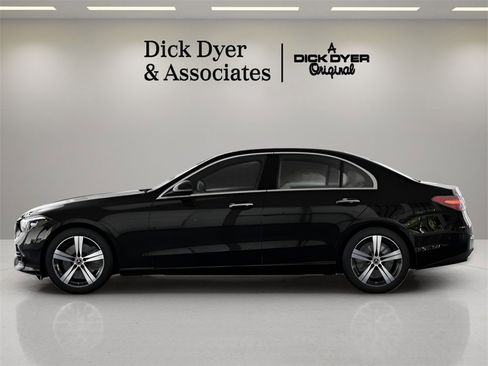 Used 2025 Mercedes-Benz C 300 Sedan image 23