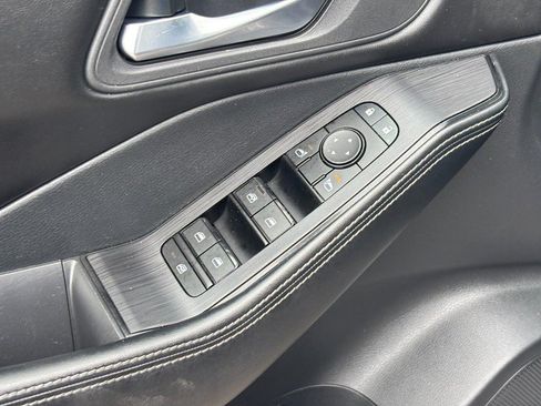 Used 2024 Nissan Rogue SV FWD image 17