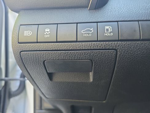 Used 2024 Toyota Camry SE image 25