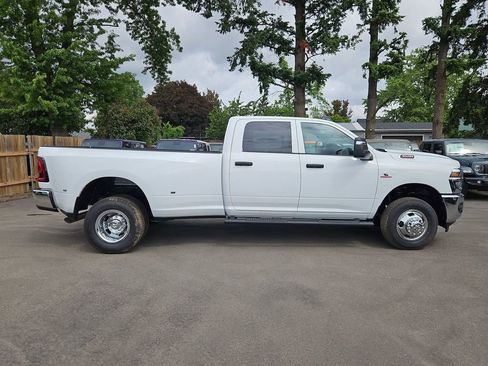 New 2026 RAM 3500 Tradesman AWD/4WD image 8