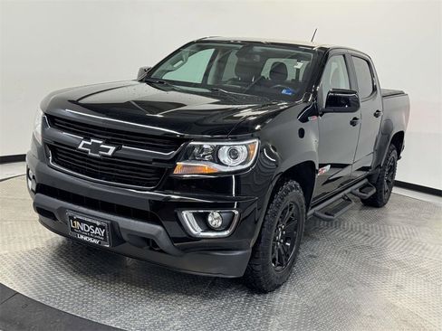 Used 2020 Chevrolet Colorado Z71 w/ Z71 Midnight Edition image 3