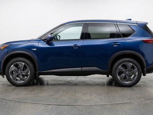 Used 2025 Nissan Rogue SV image 5