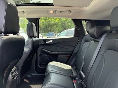 Used 2025 Ford Escape SE w/ PHEV Premium Package FWD image 22