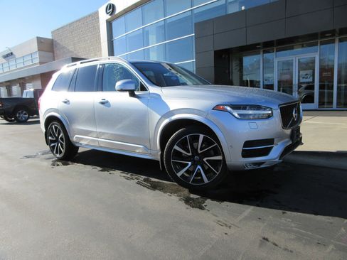 Used 2019 Volvo XC90 T6 Momentum w/ Advanced Package image 14