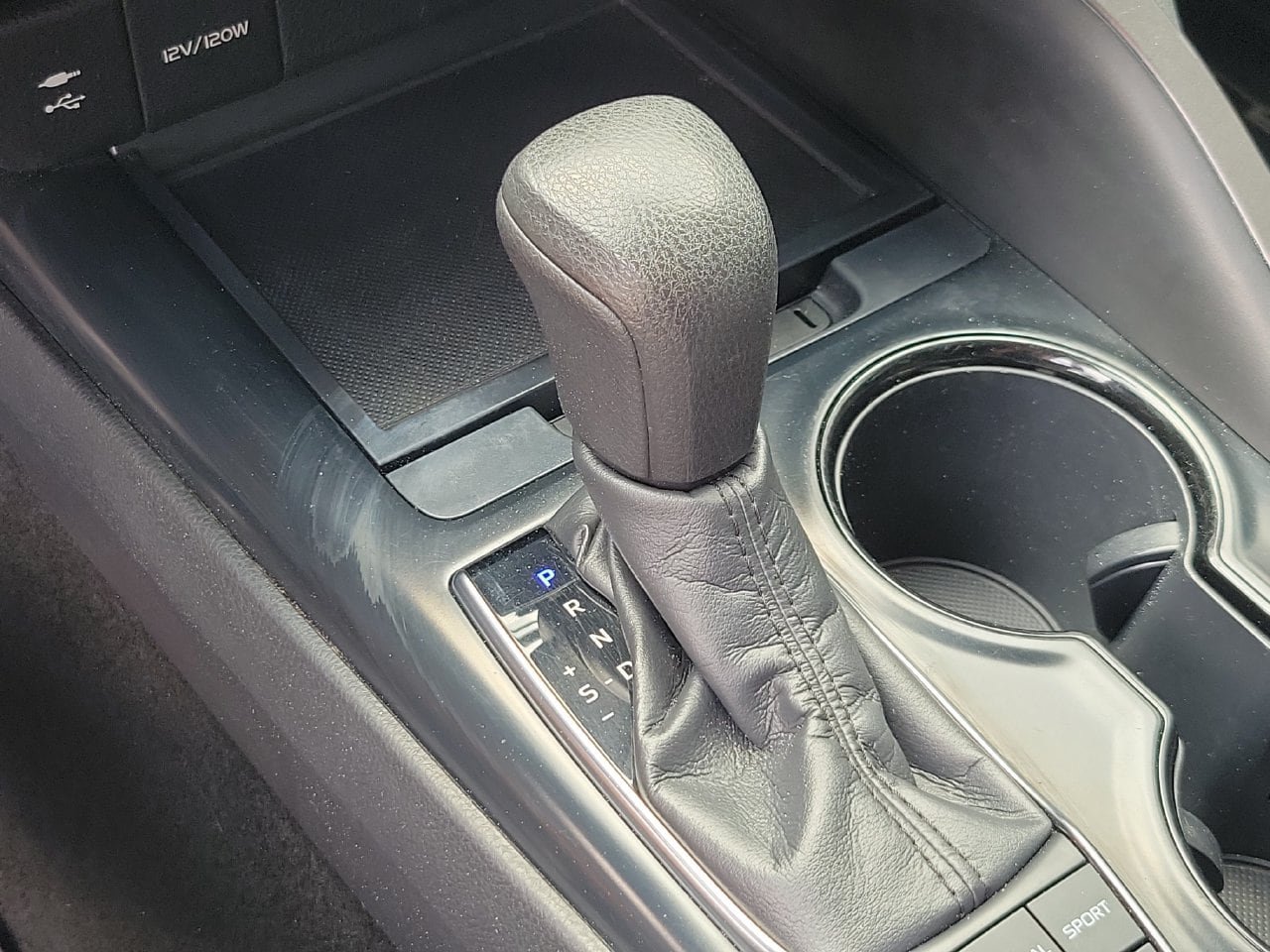 Used 2019 Toyota Camry LE FWD image 27