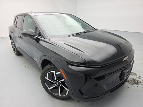 New 2026 Chevrolet Equinox EV LT FWD image 3
