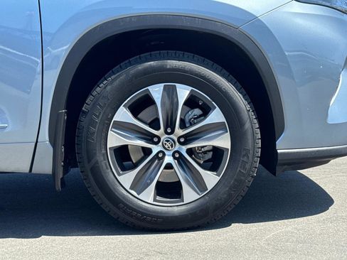 Used 2022 Toyota Highlander XLE image 27