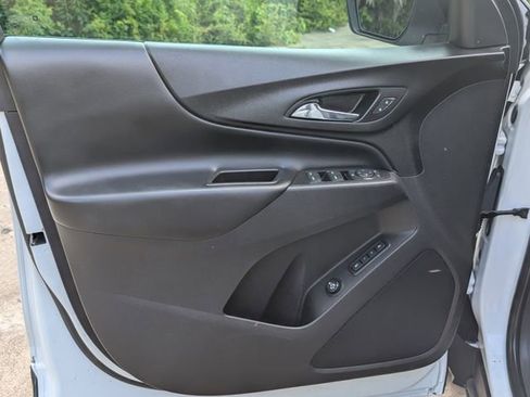 Used 2020 Chevrolet Equinox LT w/ Sport Edition FWD image 7