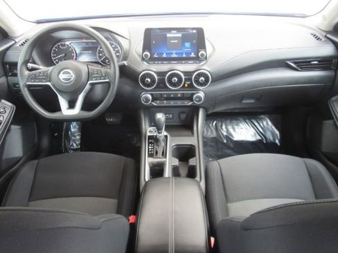 Used 2023 Nissan Sentra SV image 3