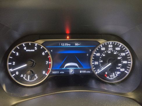 Used 2025 Nissan Sentra SV FWD image 23