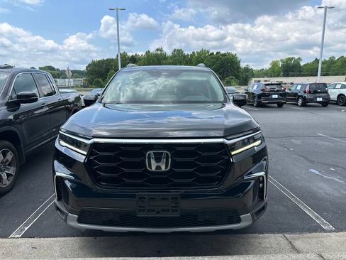 Used 2023 Honda Pilot Elite image 3