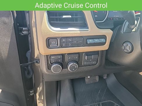 Used 2021 Chevrolet Tahoe Premier w/ Premium Package AWD/4WD image 25