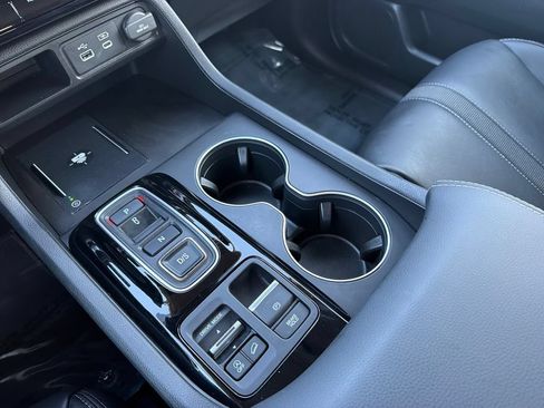 Used 2025 Honda Pilot EX-L image 24