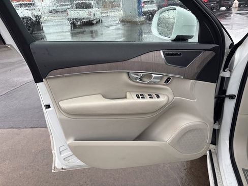 Certified 2023 Volvo XC90 B5 Plus w/ Protection Package Premier image 14