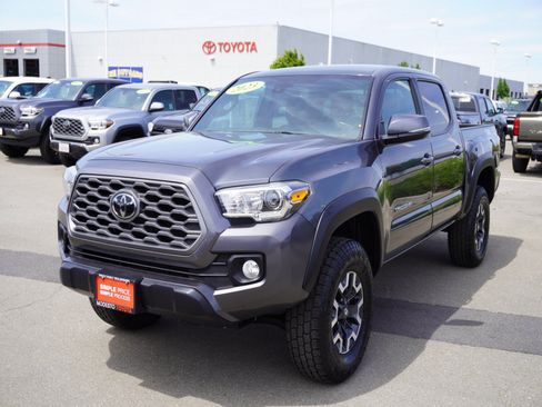 Used 2023 Toyota Tacoma TRD Off-Road AWD/4WD image 7
