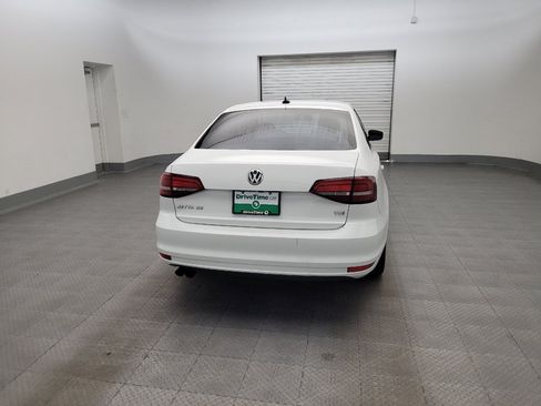 Used 2017 Volkswagen Jetta SE FWD image 7