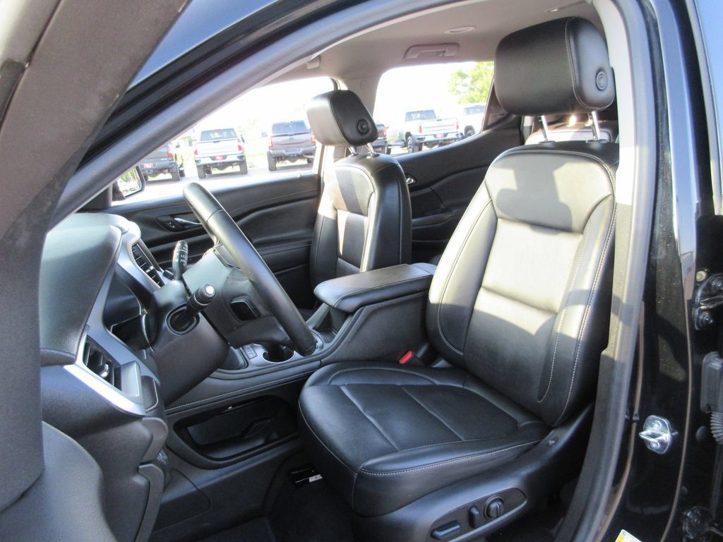 Certified 2023 GMC Acadia SLT FWD image 19