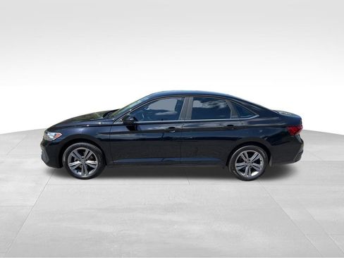 Used 2023 Volkswagen Jetta SE FWD image 4