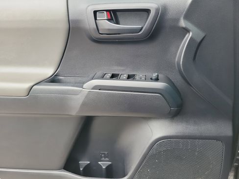 Used 2021 Toyota Tacoma SR w/ SR Convenience Package image 20