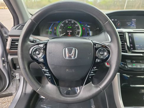 Used 2017 Honda Accord Touring image 21