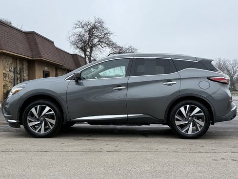 Used 2018 Nissan Murano Platinum image 2